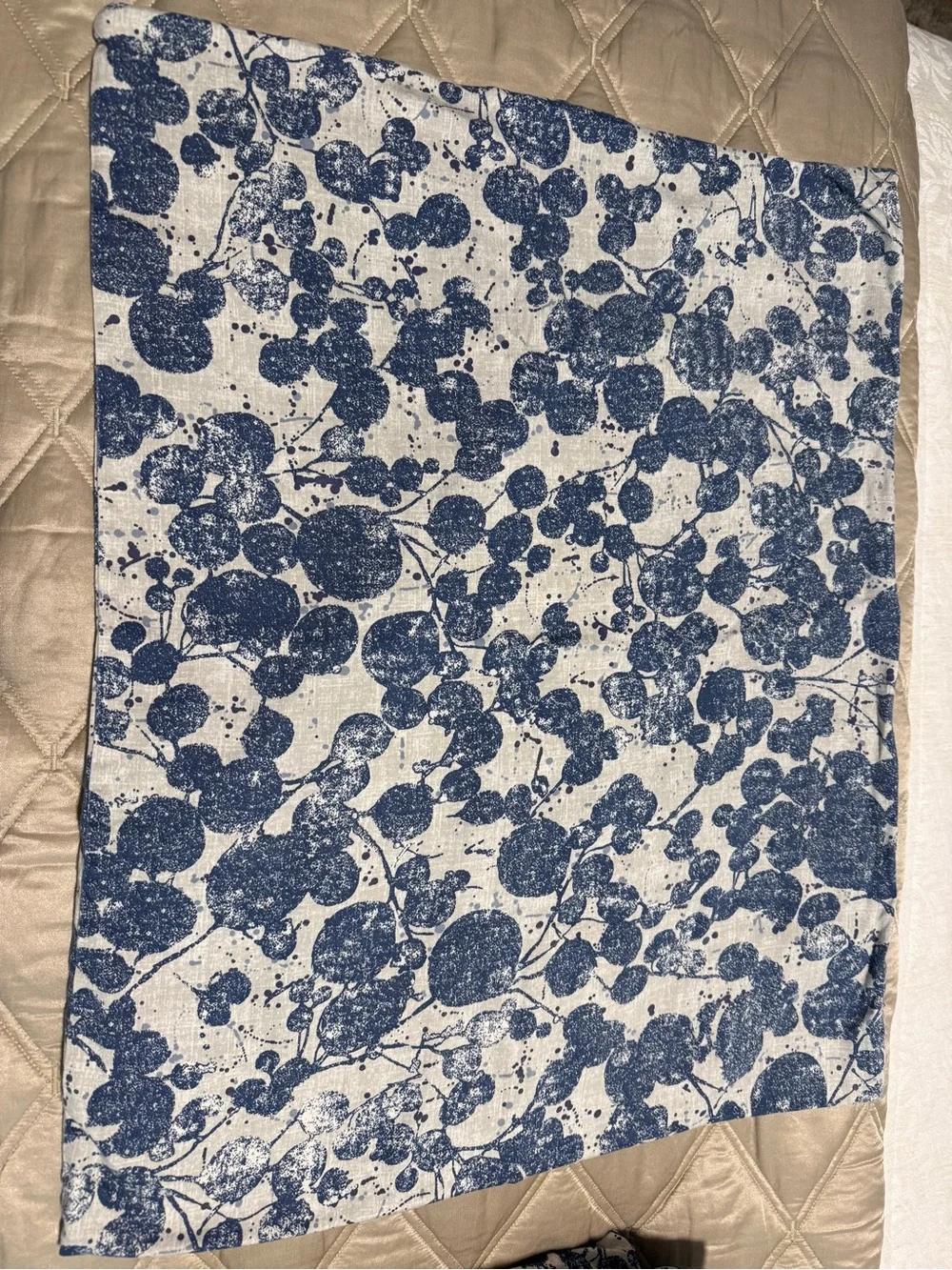 Calvin Klein Blue and White Floral Queen duvet and 2 standard shams, EUC